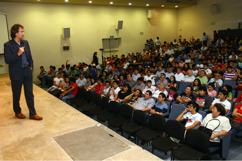 Fotos y vídeos del increíble talento del mejor calculista mental del mundo